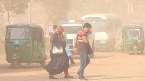 বায়ুদূষণে আজ ১০০ শহরের মধ্যে তৃতীয় ঢাকা